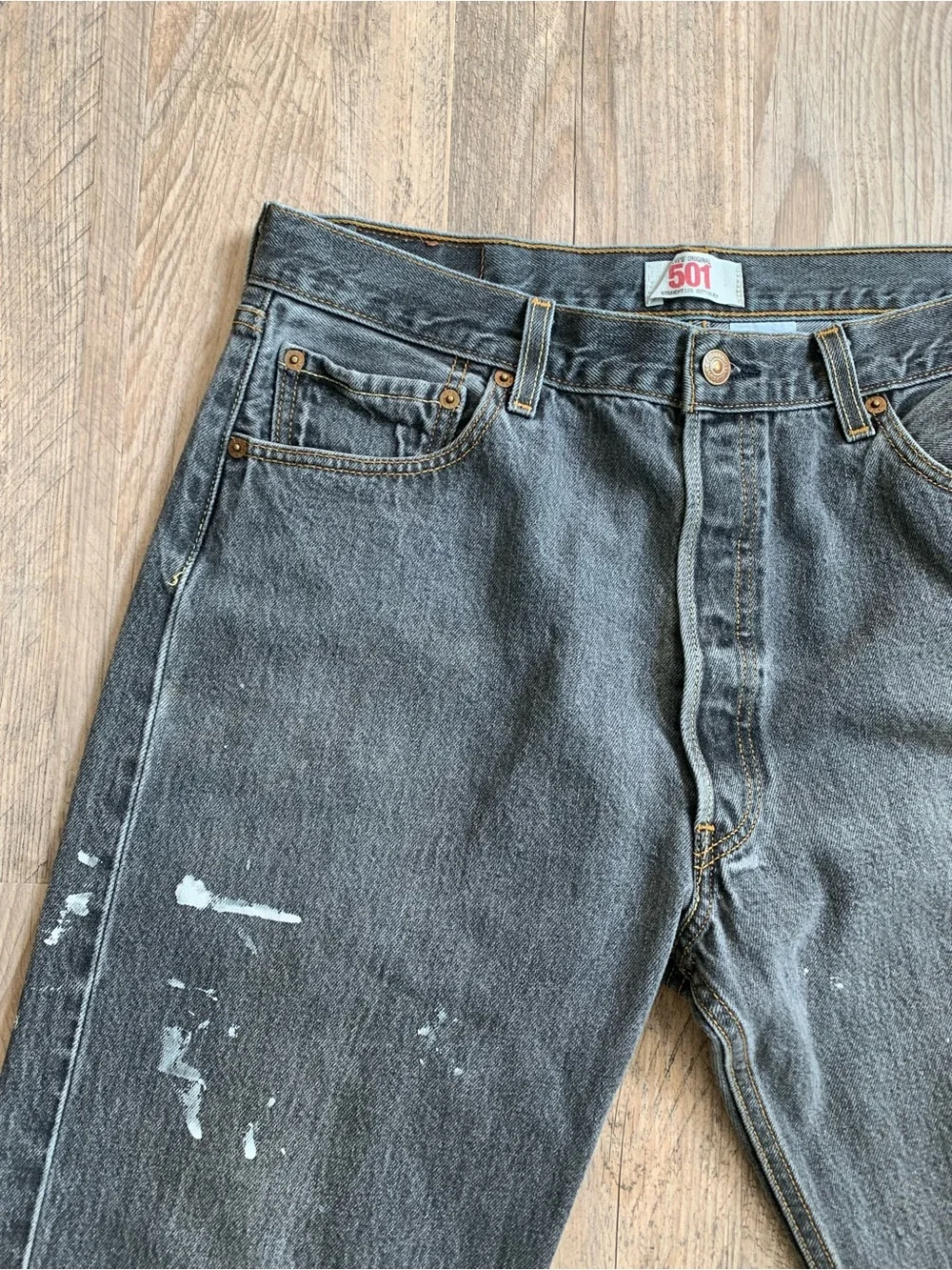 Levi's Men's Black Straight Jeans with White Paint Detail